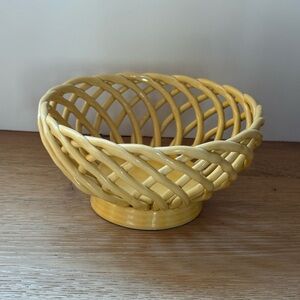 GORGEOUS Lattice Braided Ceramic Yellow Spaghetti Bowl Mint cond Price Firm!